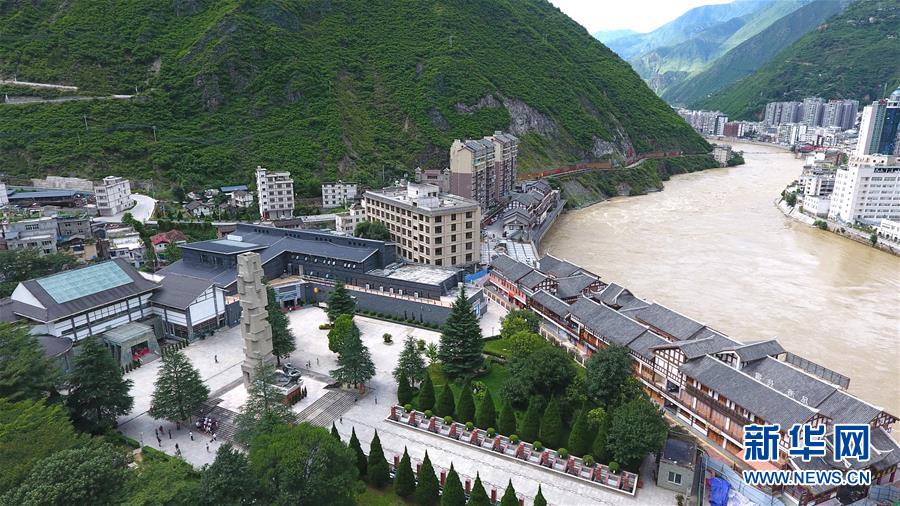 （壯麗70年&middot;奮斗新時(shí)代&mdash;&mdash;記者再走長征路&middot;圖文互動(dòng)）（3）瀘定橋畔的回響