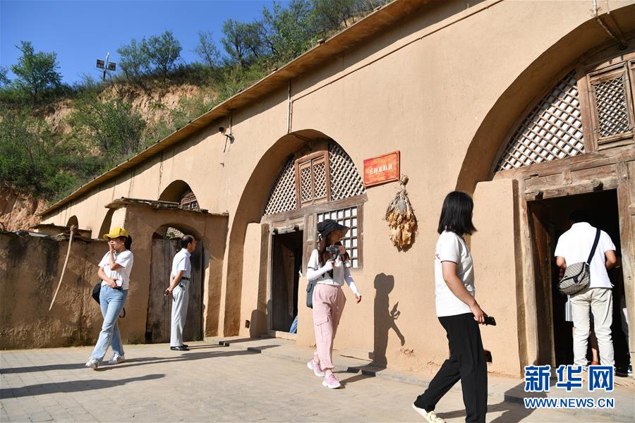 （新華全媒頭條&middot;壯麗70年&middot;奮斗新時代&mdash;&mdash;記者再走長征路&middot;圖文互動）（9）紅星，從這里照耀中國&mdash;&mdash;陜北見證中國革命的歷史轉(zhuǎn)折