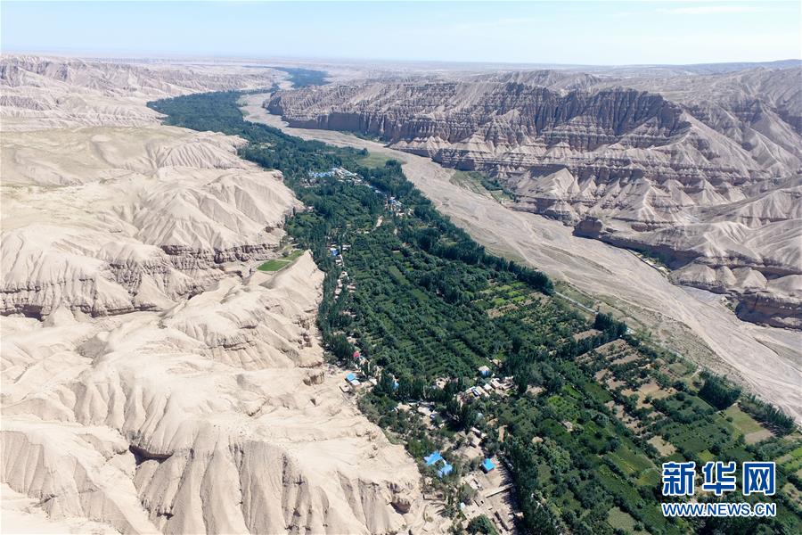 （決戰(zhàn)決勝脫貧攻堅(jiān)&middot;圖文互動(dòng)）（4）拋在舊鄉(xiāng)的&ldquo;火墻&rdquo;&mdash;&mdash;新疆易地扶貧搬遷安置點(diǎn)見聞