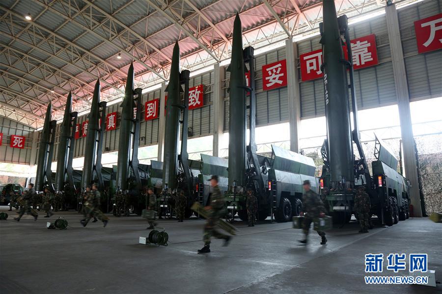 （新華全媒頭條&middot;圖文互動(dòng)）（11）沿著中國特色強(qiáng)軍之路闊步前進(jìn)&mdash;&mdash;黨中央、中央軍委領(lǐng)導(dǎo)推進(jìn)國防和軍隊(duì)建設(shè)70年紀(jì)實(shí)