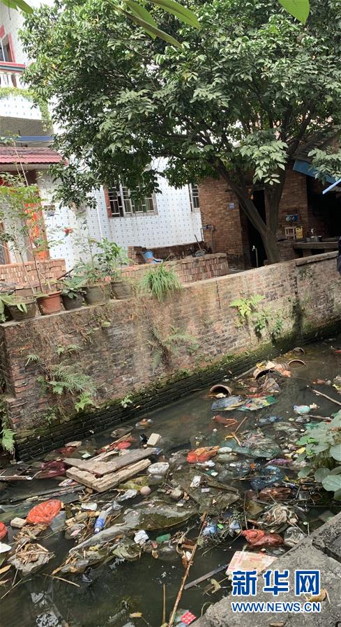 （圖文互動）（2）河長職責(zé)寫得明明白白，條條舉措無一落實&mdash;&mdash;國務(wù)院檢查組暗訪核查佛山一農(nóng)村河涌黑臭十余年無人管理