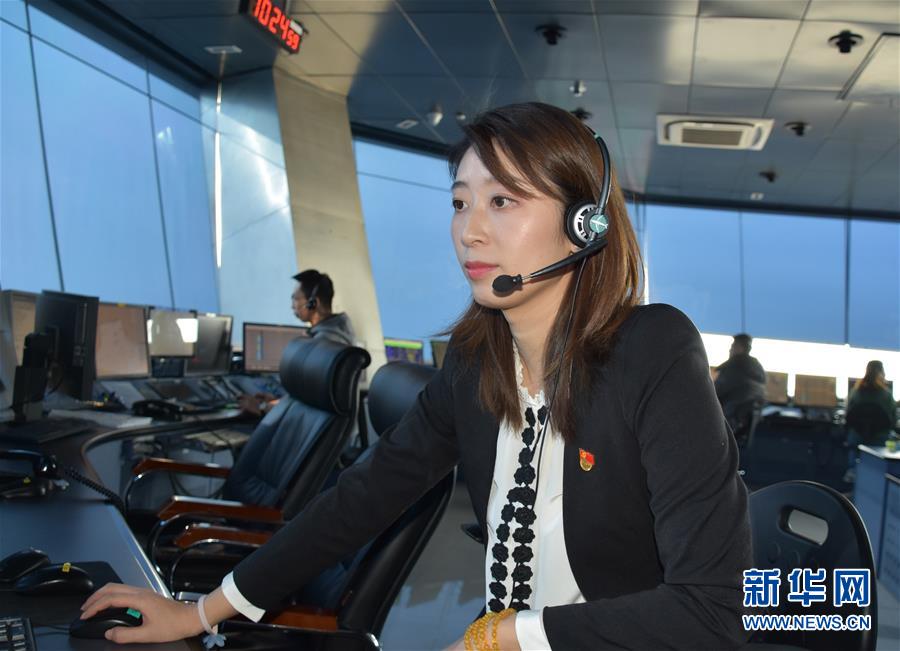 （關(guān)注春運&middot;圖文互動）在崗一分鐘，保證安全60秒&mdash;&mdash;記守護(hù)遠(yuǎn)航客機(jī)的&ldquo;燈塔&rdquo;管制員