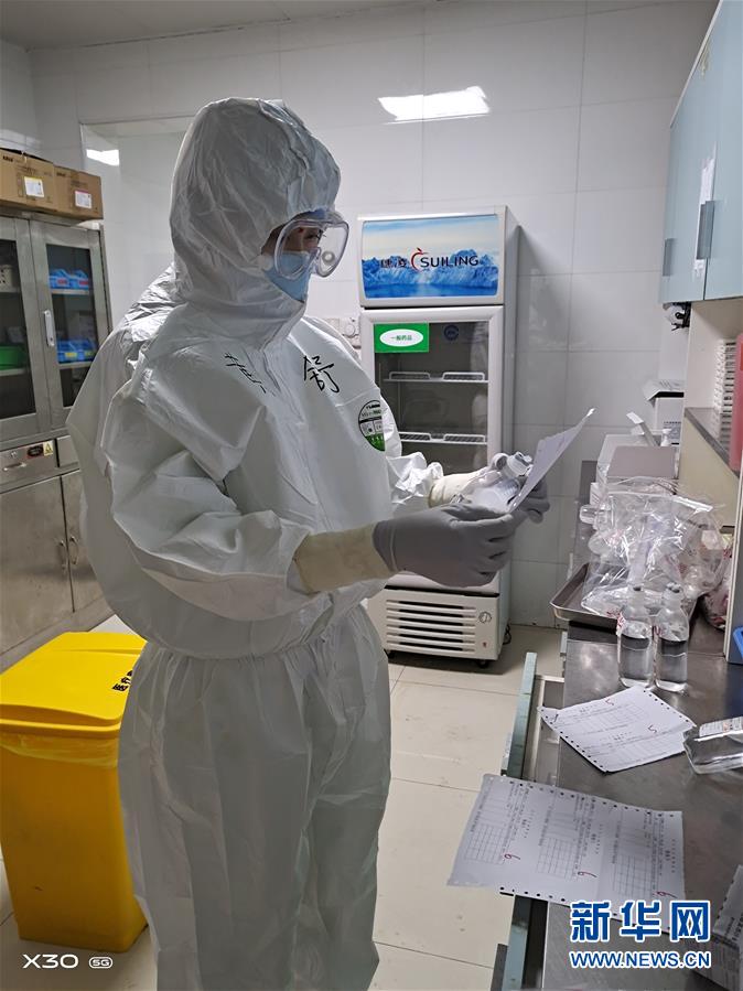 （新華全媒頭條&middot;圖文互動(dòng)）（7）戰(zhàn)紅區(qū)！&mdash;&mdash;發(fā)生在武漢抗疫隔離病房?jī)?nèi)的故事