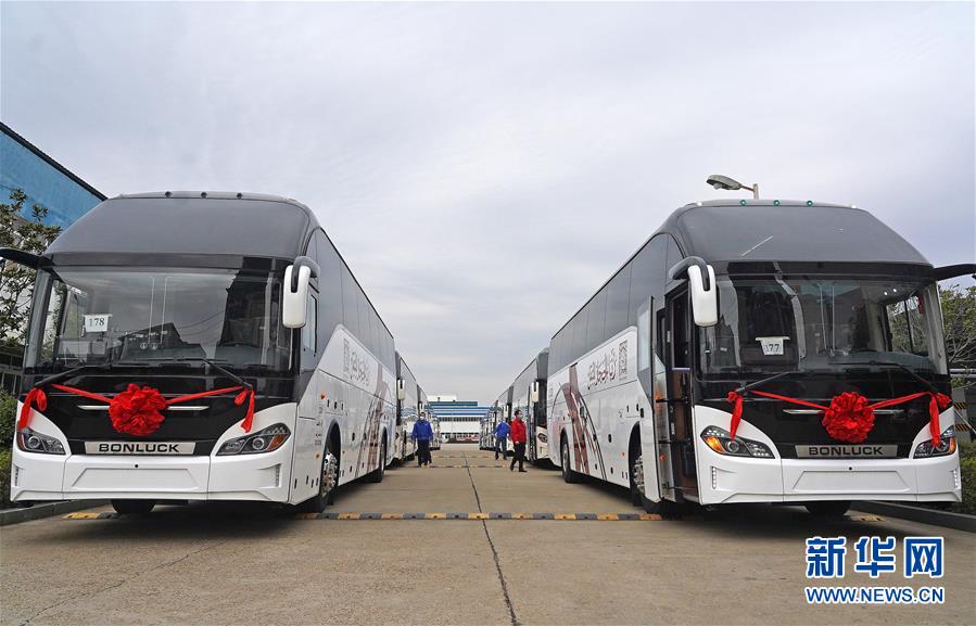 （新華全媒頭條&middot;圖文互動）（7）磨難壓不垮 奮起正當時&mdash;&mdash;習近平總書記在統(tǒng)籌推進新冠肺炎疫情防控和經(jīng)濟社會發(fā)展工作部署會議上的重要講話振奮人心凝聚力量