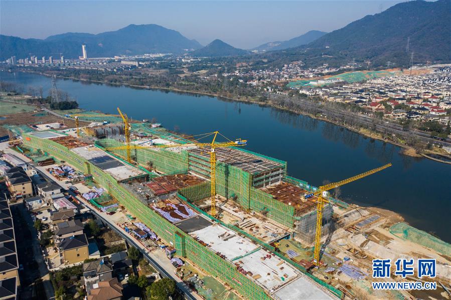 （新華全媒頭條&middot;圖文互動）（16）磨難壓不垮 奮起正當時&mdash;&mdash;習近平總書記在統(tǒng)籌推進新冠肺炎疫情防控和經(jīng)濟社會發(fā)展工作部署會議上的重要講話振奮人心凝聚力量