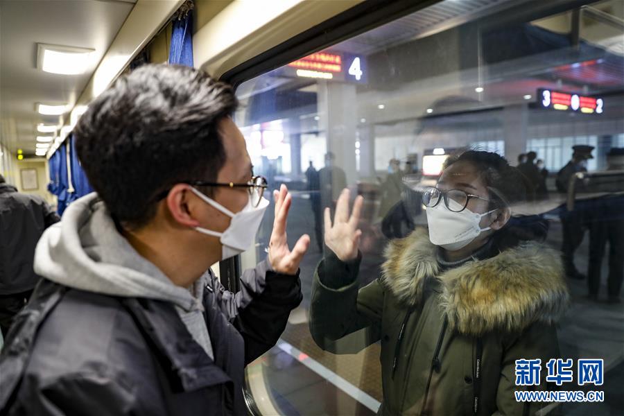 （聚焦疫情防控&middot;對(duì)口支援19省份在奮戰(zhàn)&middot;圖文互動(dòng)）（5）&ldquo;當(dāng)我們摘下口罩，看到彼此勝利的微笑&rdquo;&mdash;&mdash;重慶對(duì)口支援孝感市抗擊疫情紀(jì)實(shí)