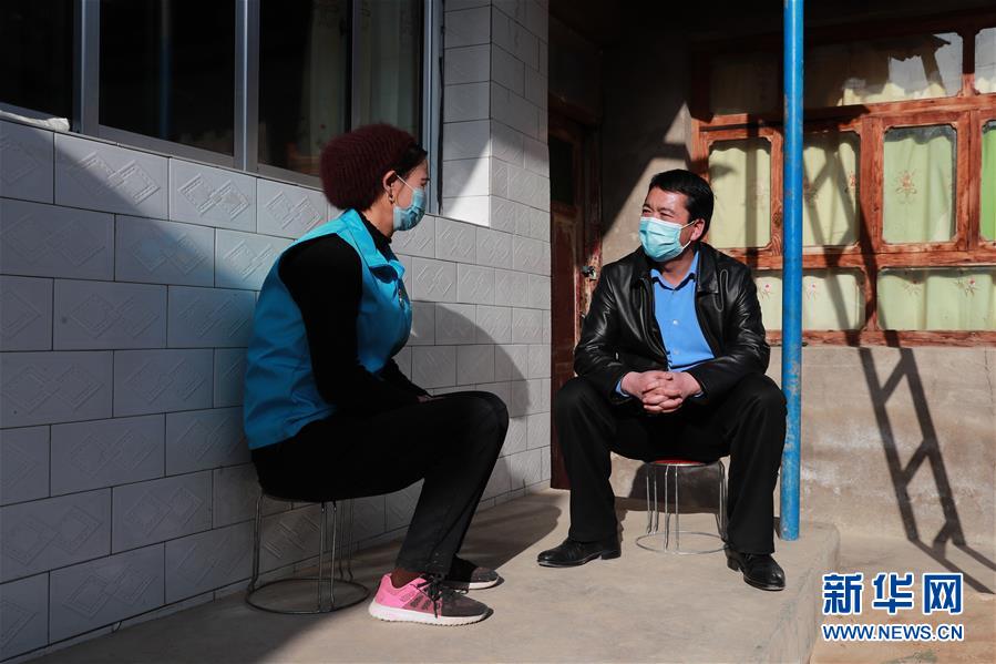 （新華全媒頭條&middot;圖文互動(dòng)）（4）特殊時(shí)期，他們這樣履職&mdash;&mdash;全國(guó)人大代表這個(gè)春天在行動(dòng)