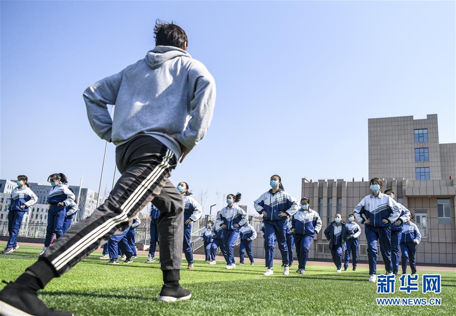 （圖文互動(dòng)）（11）&ldquo;早&rdquo;安同學(xué)，&ldquo;早&rdquo;安老師！&mdash;&mdash;新疆初高中畢業(yè)班復(fù)課一周回訪見(jiàn)聞