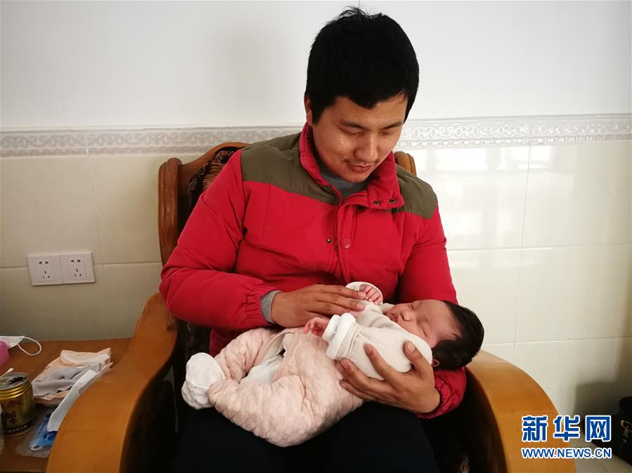 （一線抗疫群英譜&middot;圖文互動）（7）羅文浩：&ldquo;女兒，你的名字里有溫暖，有榮光！&rdquo;