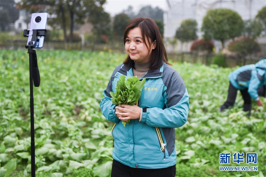 （中國(guó)經(jīng)濟(jì)新觀察&middot;圖文互動(dòng)）（1）&ldquo;云端&rdquo;上演新場(chǎng)景&mdash;&mdash;新型消費(fèi)激活發(fā)展新動(dòng)能