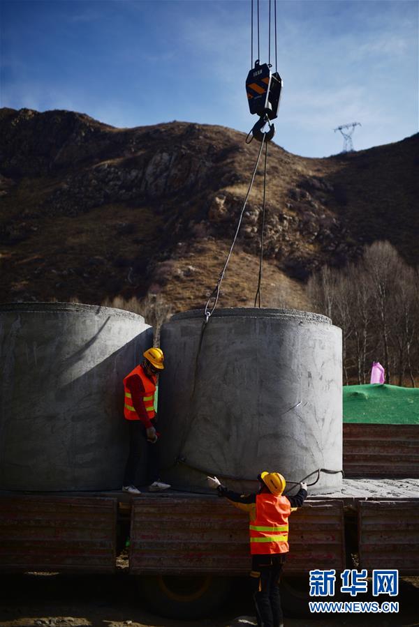 （中國經(jīng)濟(jì)新觀察&middot;圖文互動(dòng)）（4）重大投資項(xiàng)目開復(fù)工提速 吹響中國經(jīng)濟(jì)復(fù)蘇&ldquo;沖鋒號(hào)&rdquo;