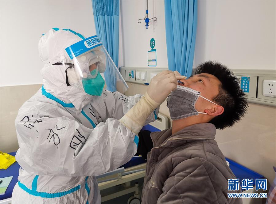 (一線抗疫群英譜·圖文互動)(4)護師張永剛:換一個“戰(zhàn)場”去戰(zhàn)斗