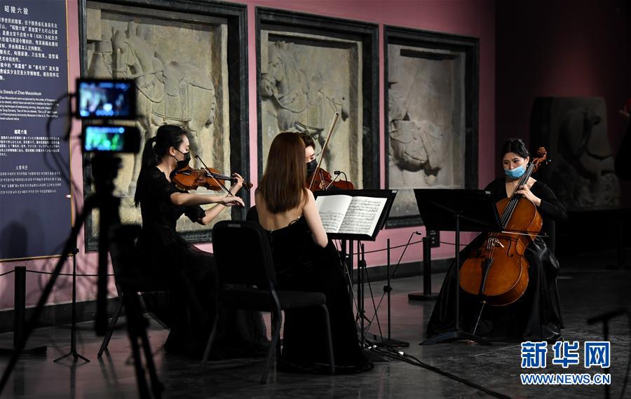 （新華全媒頭條&middot;圖文互動(dòng)）（10）人氣回暖 消費(fèi)復(fù)蘇 健康出行&mdash;&mdash;加長(zhǎng)版&ldquo;五一&rdquo;假期觀察 