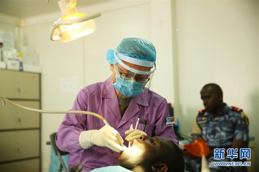 （新華全媒頭條&middot;圖文互動(dòng)）（12）崢嶸歲月30年 中國(guó)藍(lán)盔衛(wèi)和平