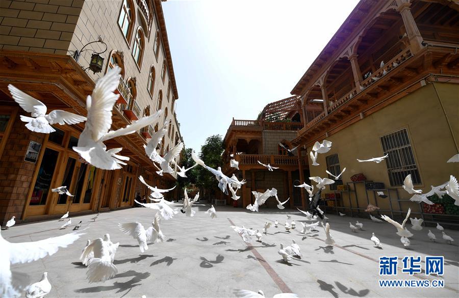 （決戰(zhàn)決勝脫貧攻堅(jiān)&middot;聚焦&ldquo;三區(qū)三州&rdquo;&middot;圖文互動(dòng)）（2）&ldquo;古老&rdquo;和田展現(xiàn)新時(shí)尚