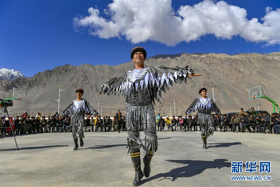 （新華全媒頭條&middot;圖文互動(dòng)）（13）飛吧，&ldquo;帕米爾雄鷹&rdquo;！