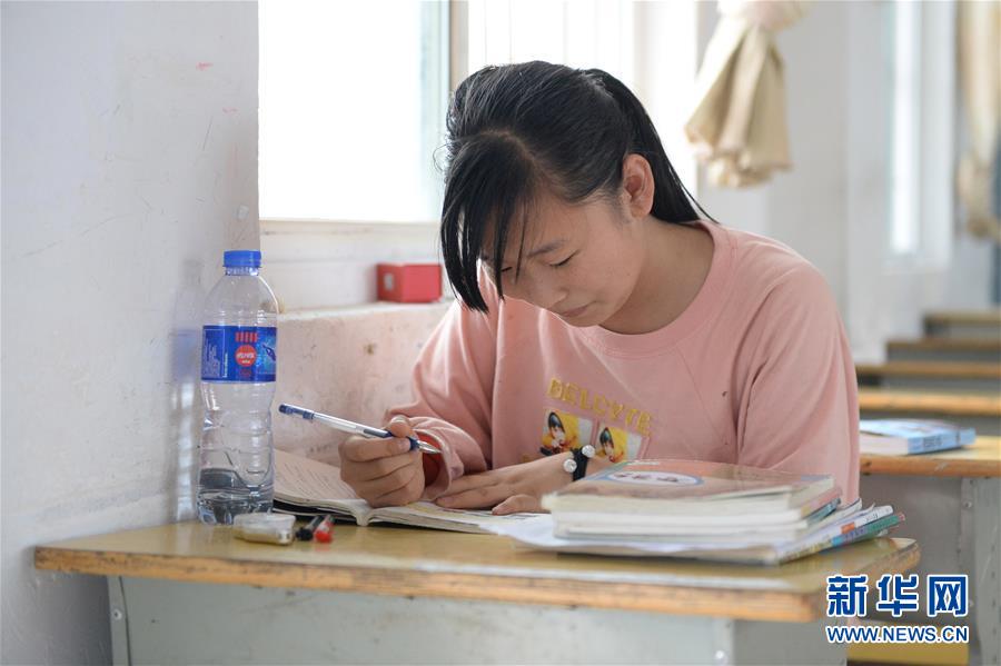 （在習(xí)近平新時代中國特色社會主義思想指引下&mdash;&mdash;新時代新作為新篇章&middot;習(xí)近平總書記關(guān)切事&middot;圖文互動）（2）戰(zhàn)洪魔　保安全&mdash;&mdash;近期防汛救災(zāi)熱點(diǎn)觀察