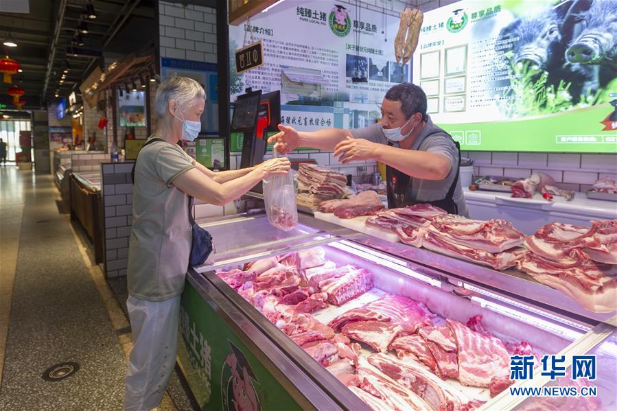 （圖文互動）（2）告別臟亂，留住溫情&mdash;&mdash;上海鬧市小菜場見聞