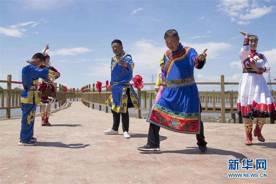 （新華全媒頭條&middot;走向我們的小康生活&middot;圖文互動）（5）迎著東升的紅日&mdash;&mdash;走向小康之路的赫哲族