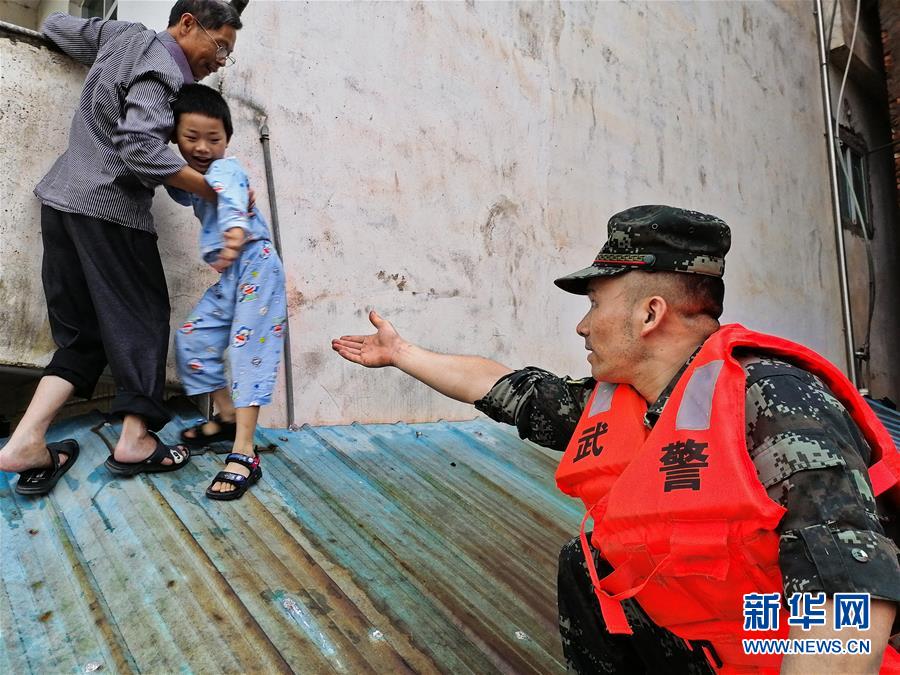 （防汛抗洪&middot;圖文互動）（6）解放軍和武警抗洪搶險部隊(duì)各級黨組織充分發(fā)揮戰(zhàn)斗堡壘作用