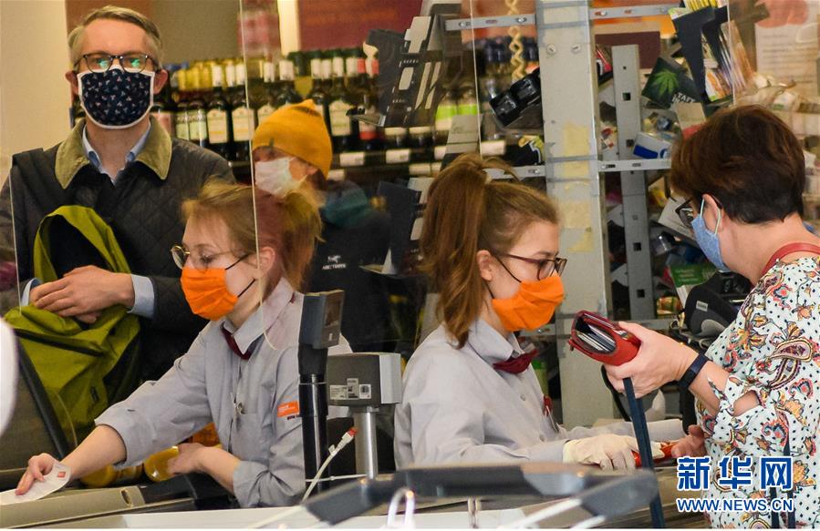 （國(guó)際&middot;圖文互動(dòng)）（1）特稿：穿越寒暑 無(wú)問(wèn)西東&mdash;&mdash;寫(xiě)在新冠疫情構(gòu)成&ldquo;國(guó)際關(guān)注的突發(fā)公共衛(wèi)生事件&rdquo;半年之際