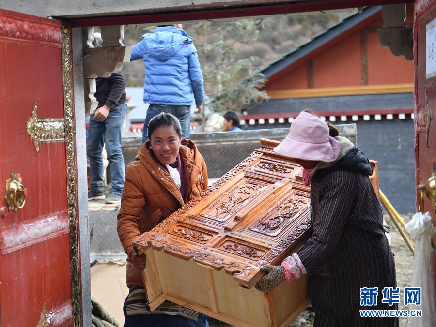 （新華全媒頭條·圖文互動）（12）闊步走在新時代康莊大道上——以習近平同志為核心的黨中央關(guān)心西藏工作紀實