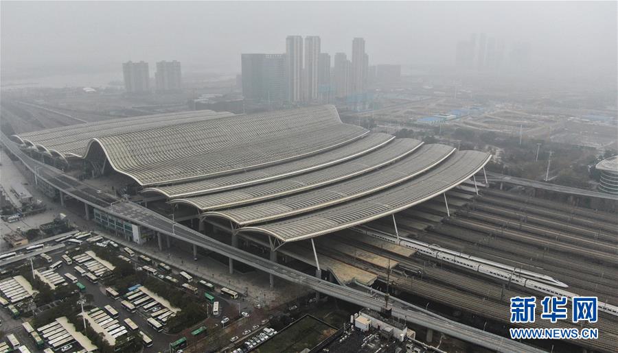 (新華全媒頭條·圖文互動(dòng))(2)同舟共濟(jì)戰(zhàn)“疫”記——中國(guó)抗擊新冠肺炎疫情全紀(jì)實(shí)