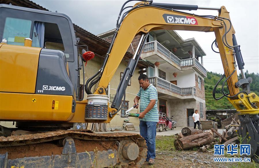 （脫貧攻堅(jiān)&middot;圖片故事）（8）四胞胎家脫貧記