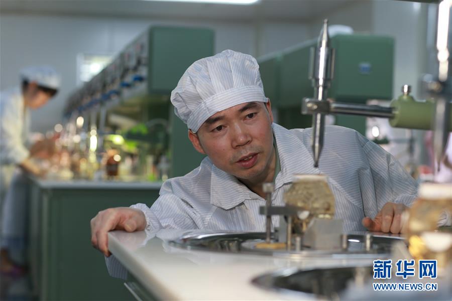 (在習(xí)近平強(qiáng)軍思想指引下·我們在戰(zhàn)位報(bào)告·圖文互動(dòng))(5)向著未來戰(zhàn)場沖鋒——國防科技大學(xué)科研創(chuàng)新記事