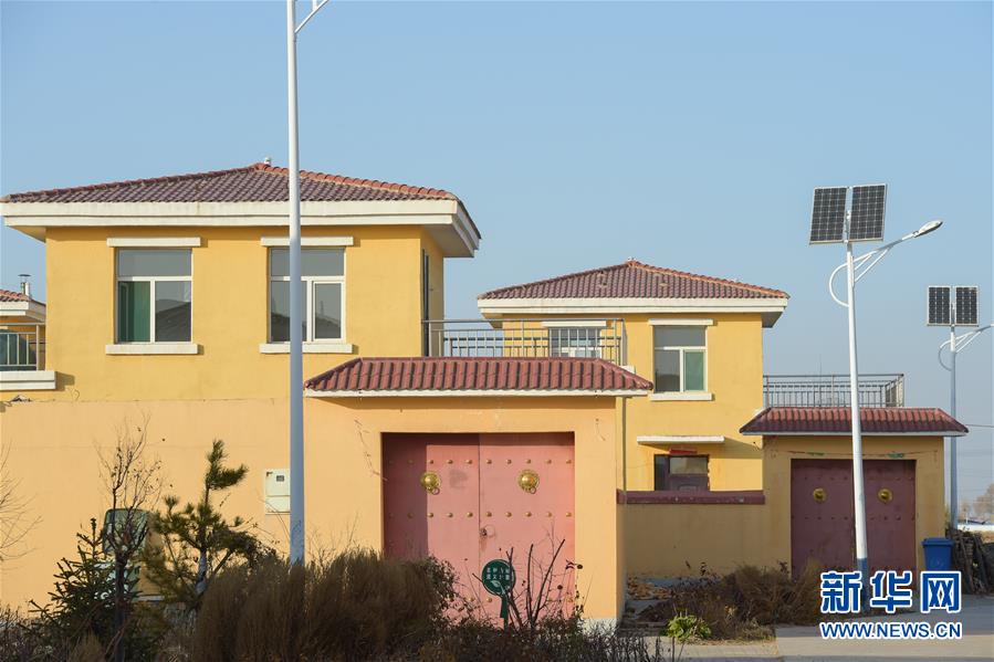 （全面建成小康社會(huì)&ldquo;百城千縣萬(wàn)村調(diào)研行&rdquo;&middot;圖文互動(dòng)）（4）&ldquo;麻煩村&rdquo;變形記&mdash;&mdash;內(nèi)蒙古白青堯村的多彩生活