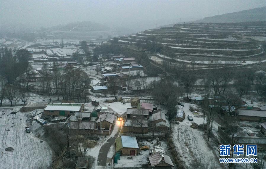 （新華全媒頭條&middot;圖文互動）（3）春天里的5個(gè)&ldquo;戰(zhàn)貧&rdquo;瞬間&mdash;&mdash;習(xí)近平總書記關(guān)于脫貧攻堅(jiān)決策部署指引攻克最后的深貧堡壘