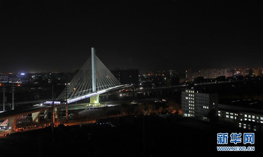 （在習(xí)近平新時代中國特色社會主義思想指引下&mdash;&mdash;新時代新作為新篇章&middot;習(xí)近平總書記關(guān)切事&middot;圖文互動）（5）新機(jī)遇、新引擎&mdash;&mdash;重大工程重大項目建設(shè)新動向觀察