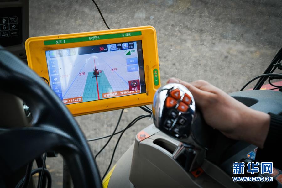 （在習(xí)近平新時代中國特色社會主義思想指引下&mdash;&mdash;新時代新作為新篇章&middot;習(xí)近平總書記關(guān)切事&middot;圖文互動）（3）讓農(nóng)民挑上&ldquo;金扁擔(dān)&rdquo;&mdash;&mdash;農(nóng)業(yè)現(xiàn)代化的生動實踐掃描