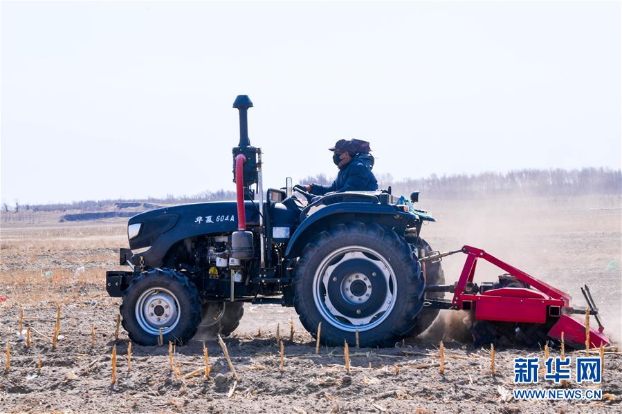 （在習(xí)近平新時(shí)代中國(guó)特色社會(huì)主義思想指引下&mdash;&mdash;新時(shí)代新作為新篇章&middot;習(xí)近平總書記關(guān)切事&middot;圖文互動(dòng)）（8）讓百姓吃得飽還要吃得好&mdash;&mdash;夯實(shí)糧食安全基礎(chǔ)端牢中國(guó)飯碗