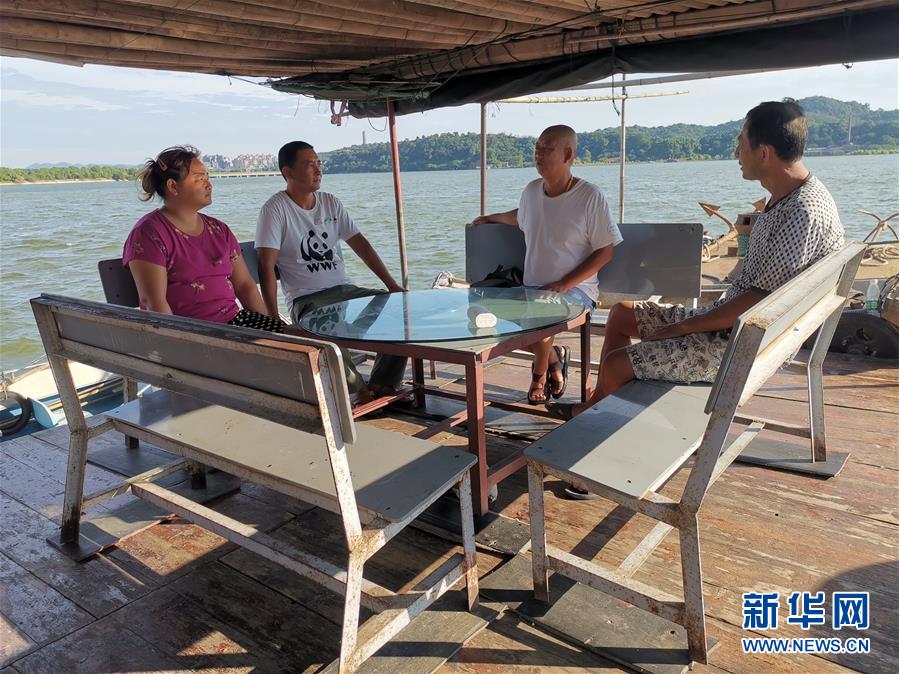 （總書記推動(dòng)的改革身邊事&middot;生態(tài)文明改革篇&middot;圖文互動(dòng)）（2）特寫：從&ldquo;捕魚人&rdquo;到&ldquo;護(hù)魚人&rdquo;&mdash;&mdash;長(zhǎng)江漁民上岸后的新生活