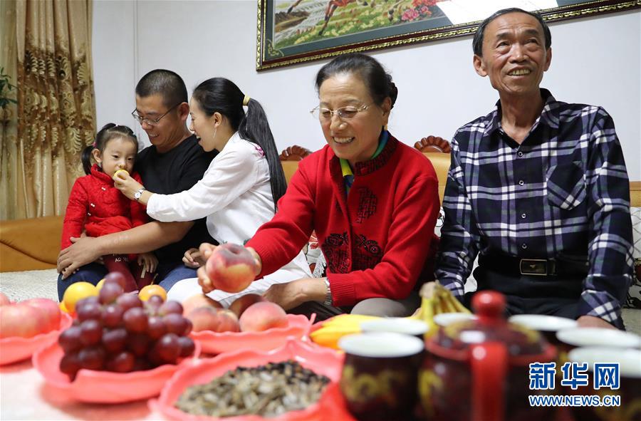 （習(xí)近平的小康故事·新華網(wǎng)·圖文互動）（6） “讓全體人民住有所居”——習(xí)近平和百姓安居的故事