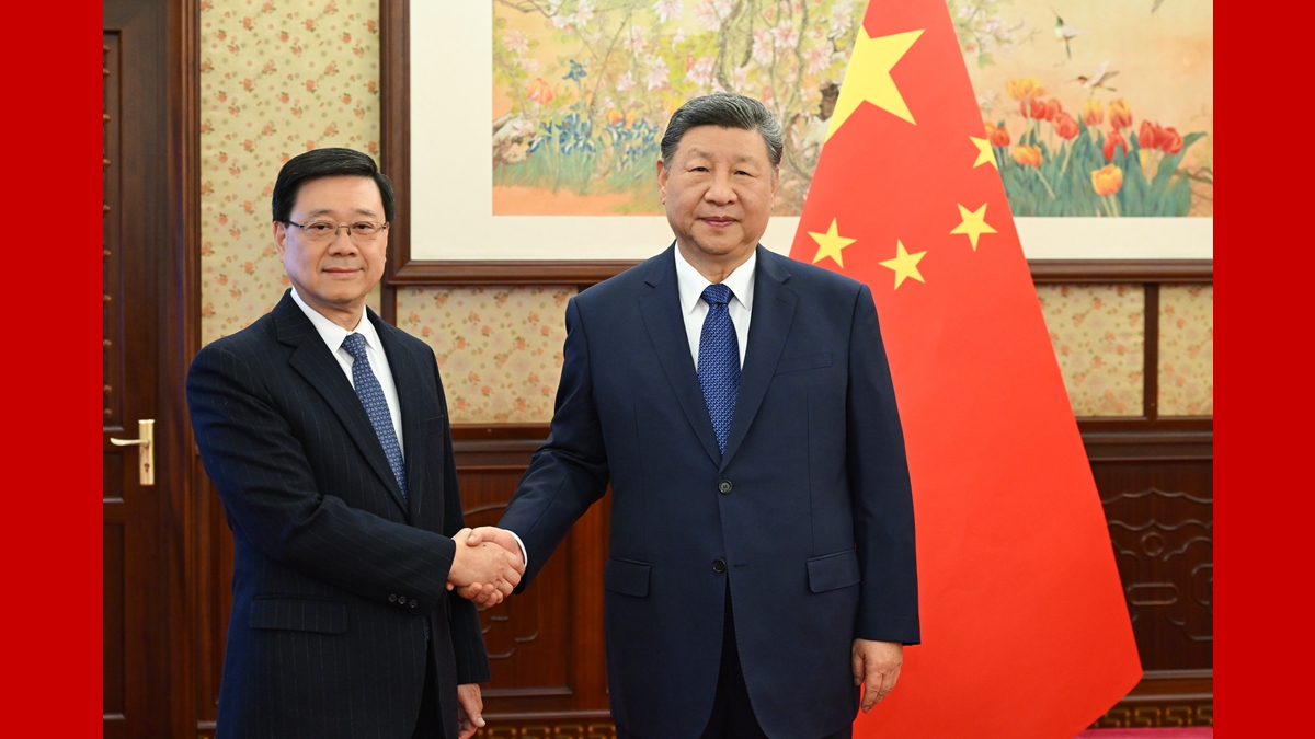 習(xí)近平聽取李家超述職報告