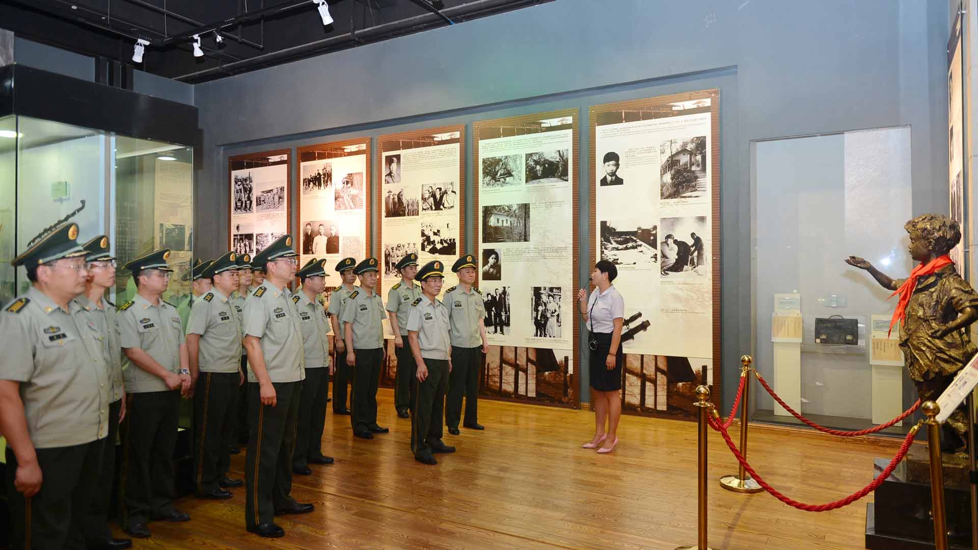 重慶武警黨員干部接受紅色教育迎&ldquo;七一&rdquo;