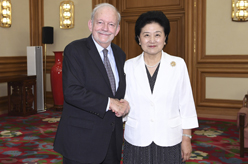 劉延?xùn)|會(huì)見(jiàn)聯(lián)合國(guó)兒童基金會(huì)執(zhí)行主任安東尼&middot;萊克