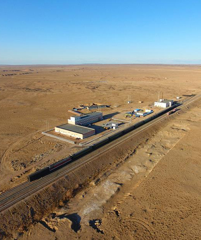 穿行在無(wú)人禁區(qū)的&ldquo;生命列車&rdquo;