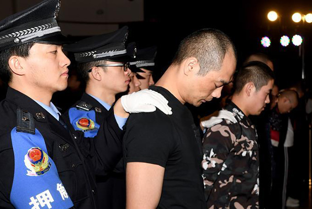 陜西省西安市新城區(qū)人民法院依法對韓某某等8人非法高利放貸、暴力討債涉黑一案公開宣判