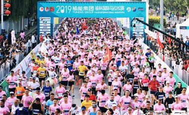 從沙漠跑向綠洲！&ldquo;塞上明珠&rdquo;用馬拉松促城市轉(zhuǎn)型