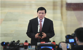 全國社?；鹄硎聲硎麻L樓繼偉接受采訪