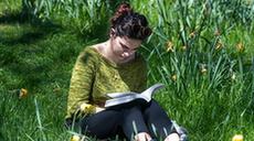 世界讀書(shū)日&mdash;&mdash;翻開(kāi)書(shū)本，開(kāi)啟精彩世界的大門(mén)