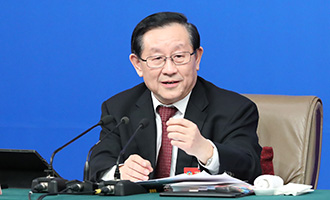 萬(wàn)鋼回答記者提問