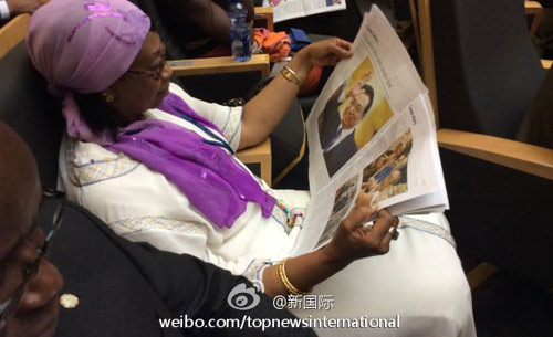 李克強(qiáng)即將在非盟總部發(fā)表演講，請(qǐng)柬&ldquo;一柬難求&rdquo;。圖片來源：&ldquo;新國(guó)際&rdquo;微博。