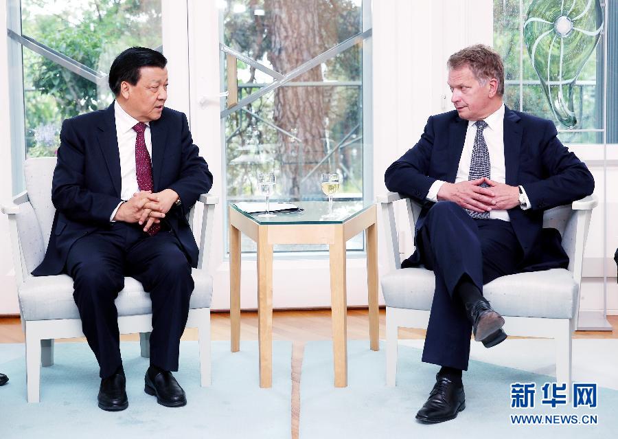 6月12日，中共中央政治局常委、中央書(shū)記處書(shū)記劉云山在赫爾辛基會(huì)見(jiàn)芬蘭總統(tǒng)尼尼斯特。 新華社記者姚大偉攝 