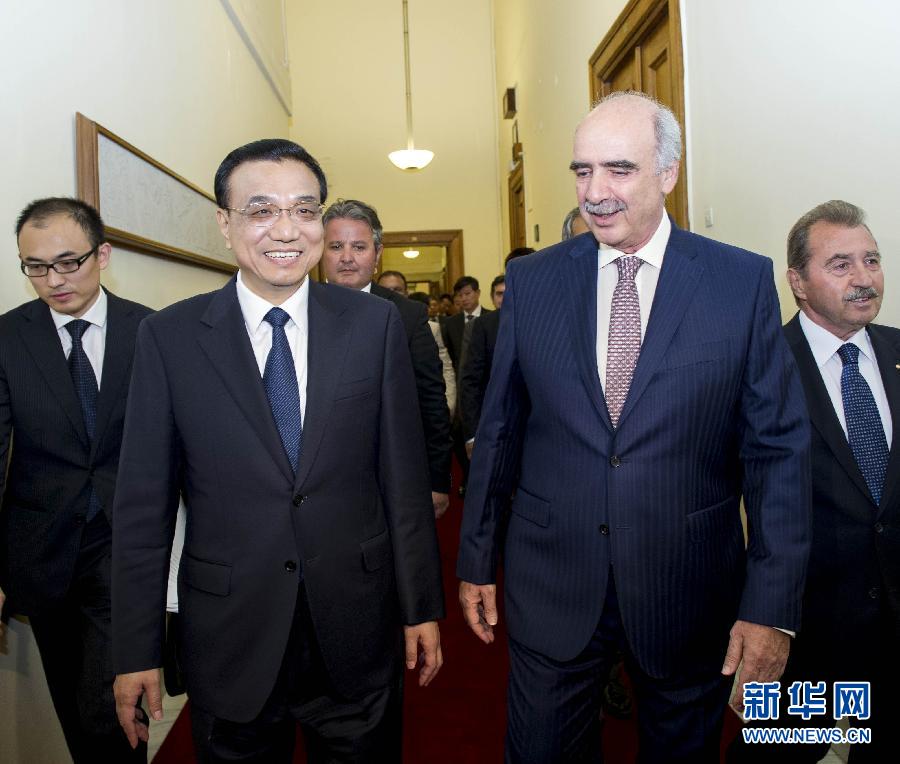 6月19日，國務(wù)院總理李克強在希臘議會大廈會見希臘議長米馬拉基斯。新華社記者 王曄 攝