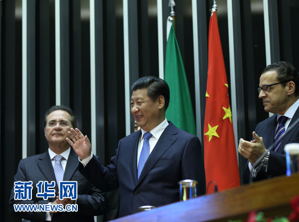 7月16日，國家主席習(xí)近平在巴西國會發(fā)表《弘揚(yáng)傳統(tǒng)友好共譜合作新篇》的演講。 新華社記者 蘭紅光 攝 