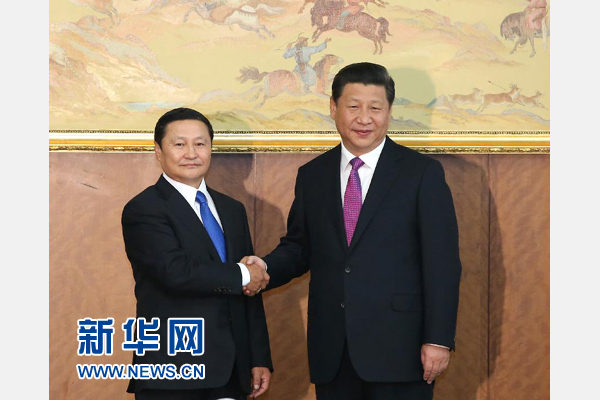 8月22日，國家主席習(xí)近平在烏蘭巴托會見蒙古國總理阿勒坦呼亞格。 新華社記者龐興雷攝 